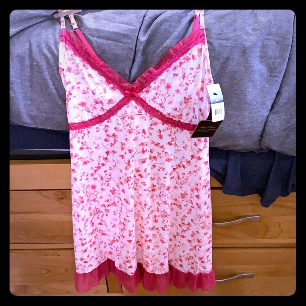 Marilyn Monroe intimates nightgown